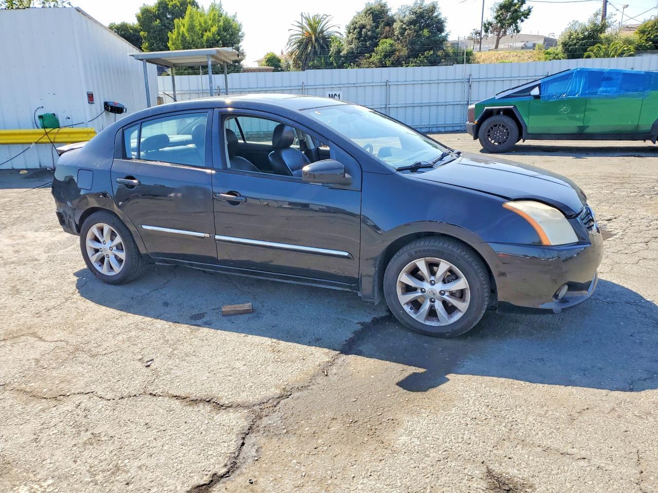 2011 Nissan Sentra 2.0 - Фото 4