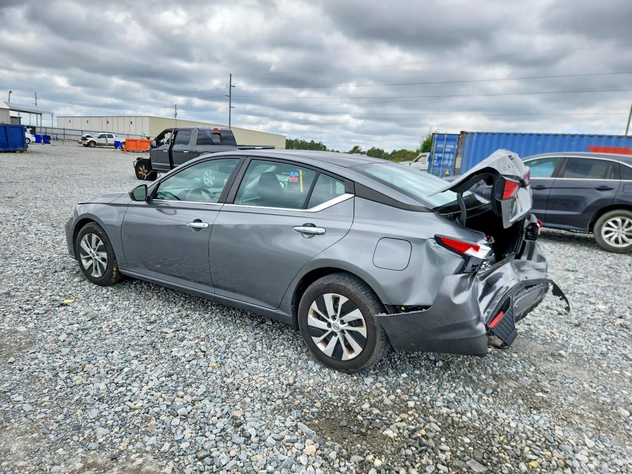 2023 Nissan Altima S - Image 2