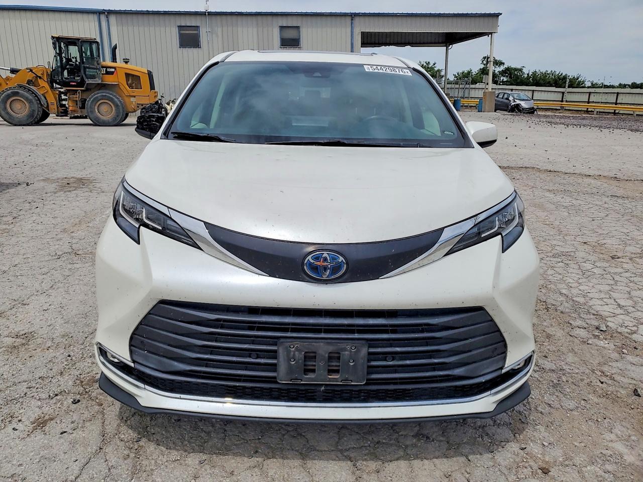 2021 Toyota Sienna Xle - Image 5