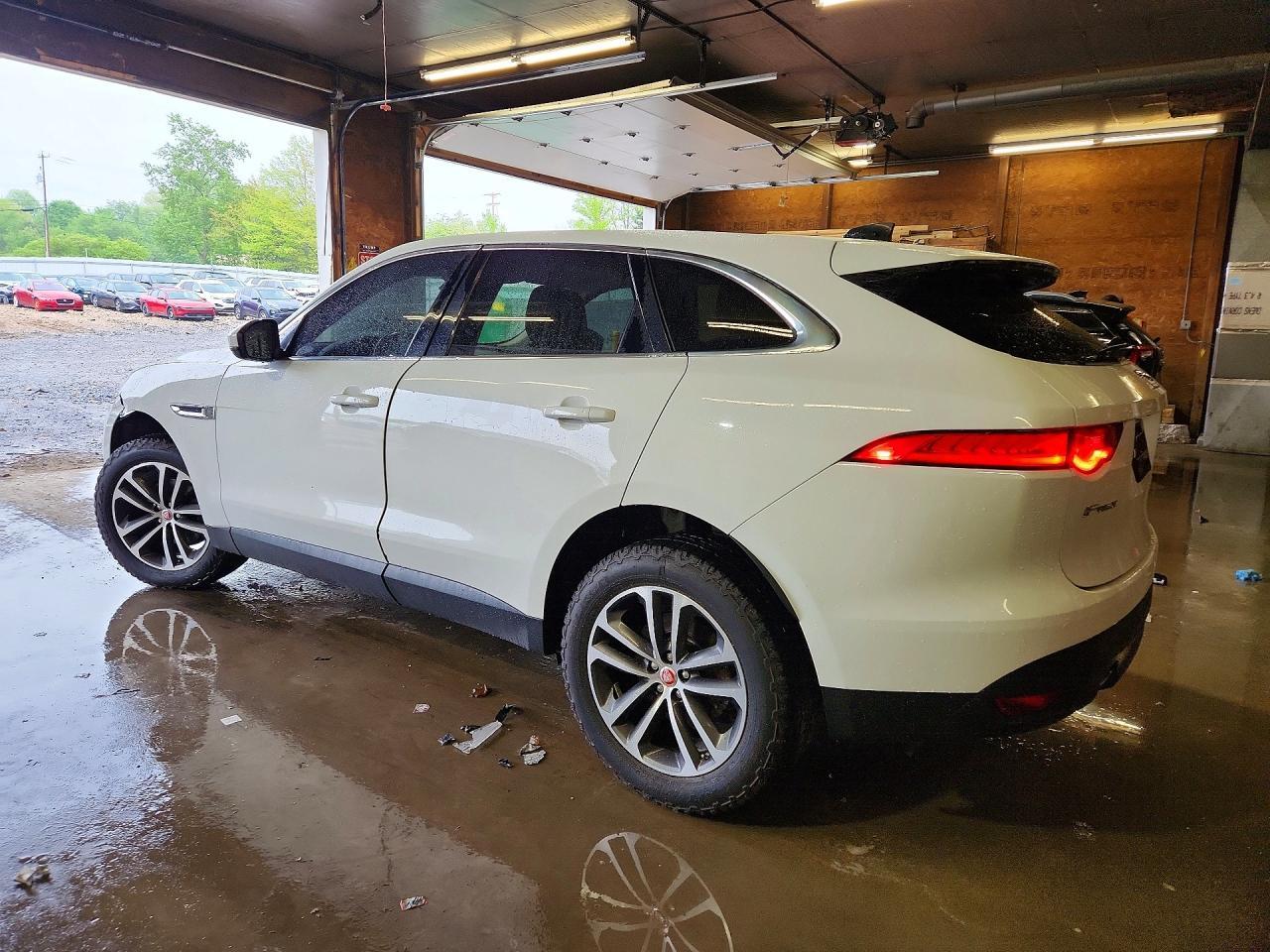 2020 Jaguar F-Pace Premium - Фото 2