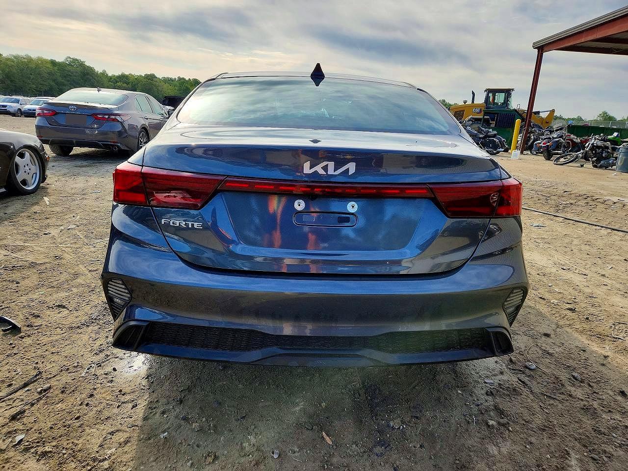 2023 Kia Forte Lxs - Image 6