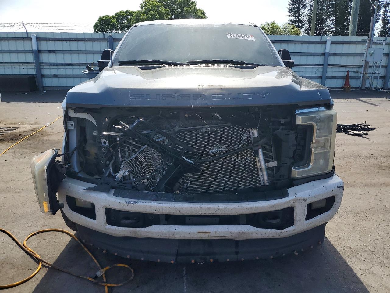 2017 Ford F350 Super Duty - Image 5