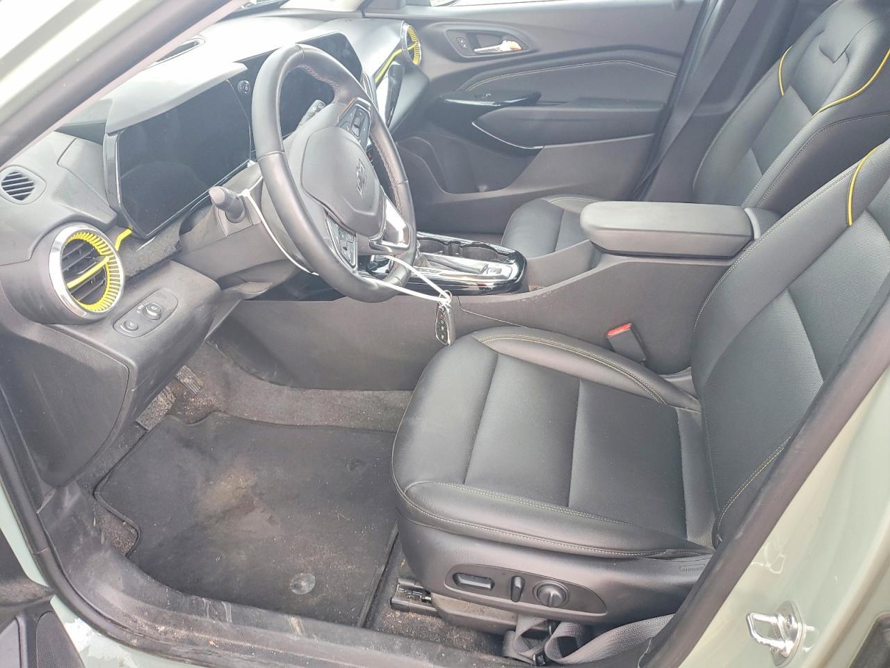2025 Chevrolet Trax Activ - Image 7