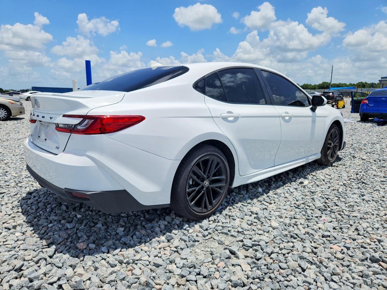 2026 Toyota Camry Se - Фото 3
