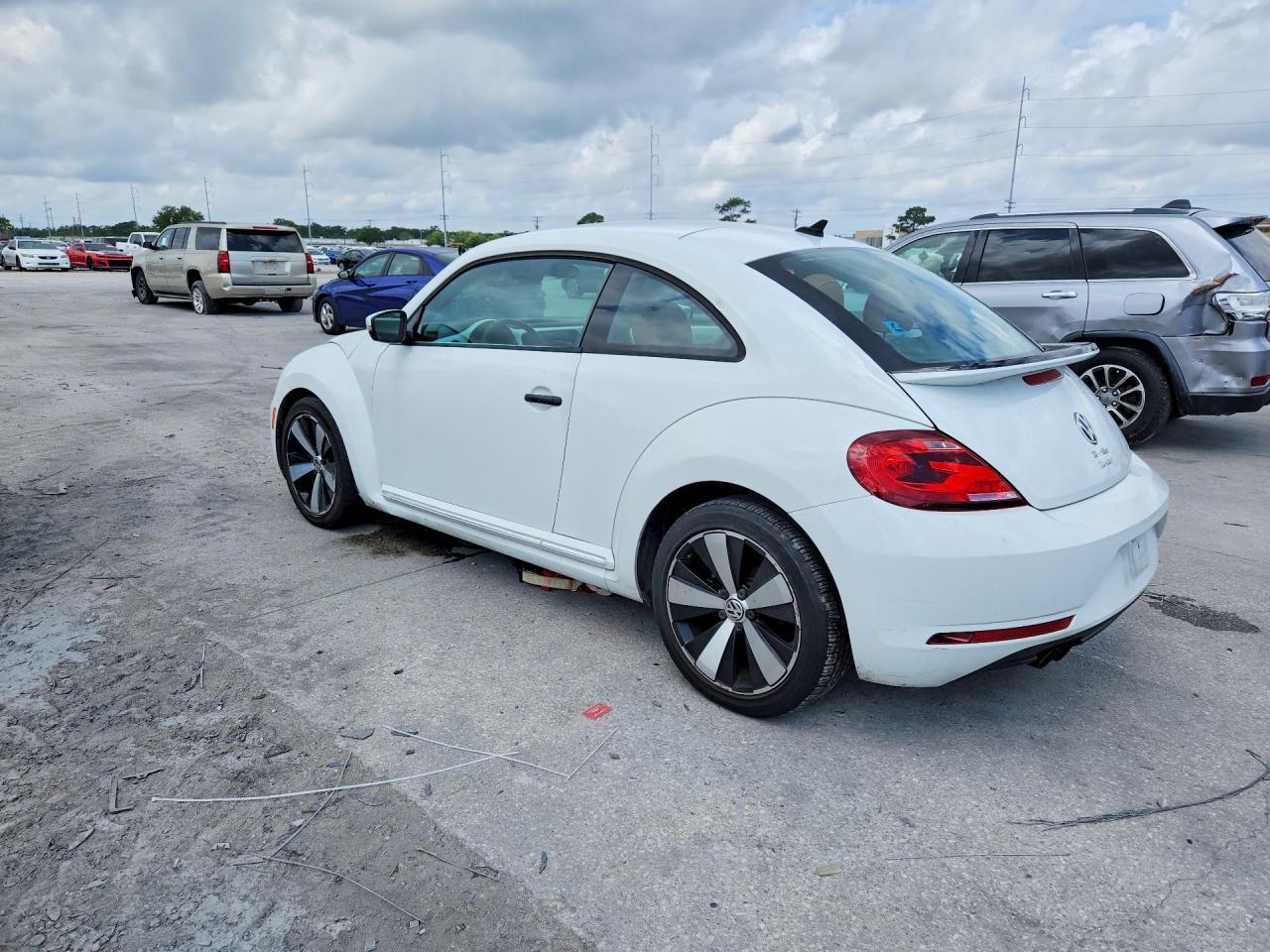 2017 Volkswagen Beetle 1.8T - Фото 2