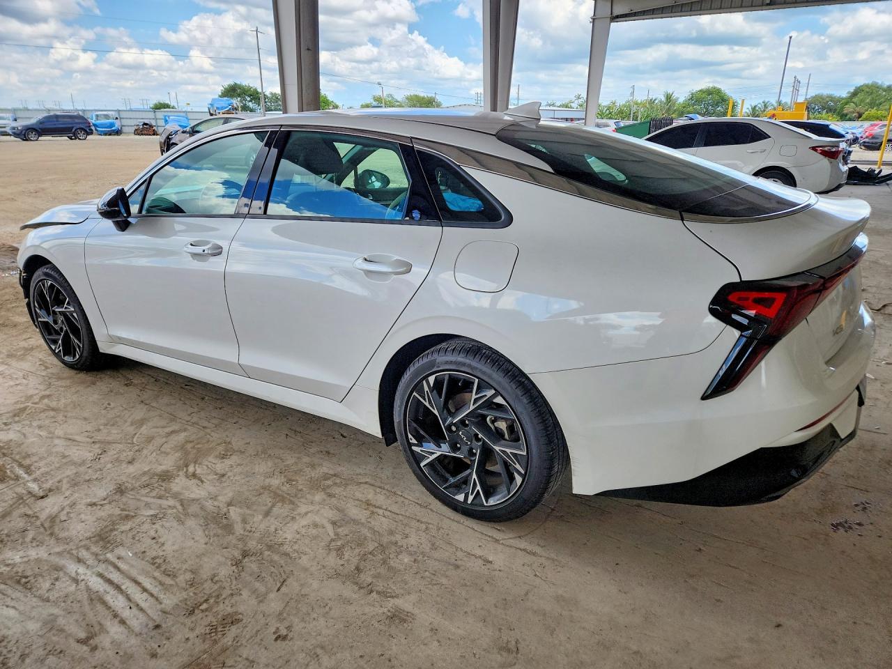 2025 Kia K5 Gt Line - Фото 2