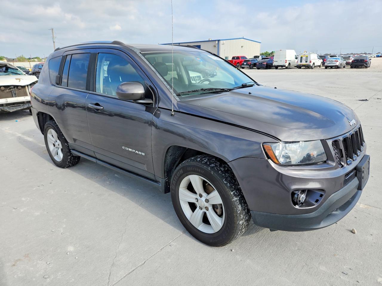 2015 Jeep Compass Latitude - Фото 4