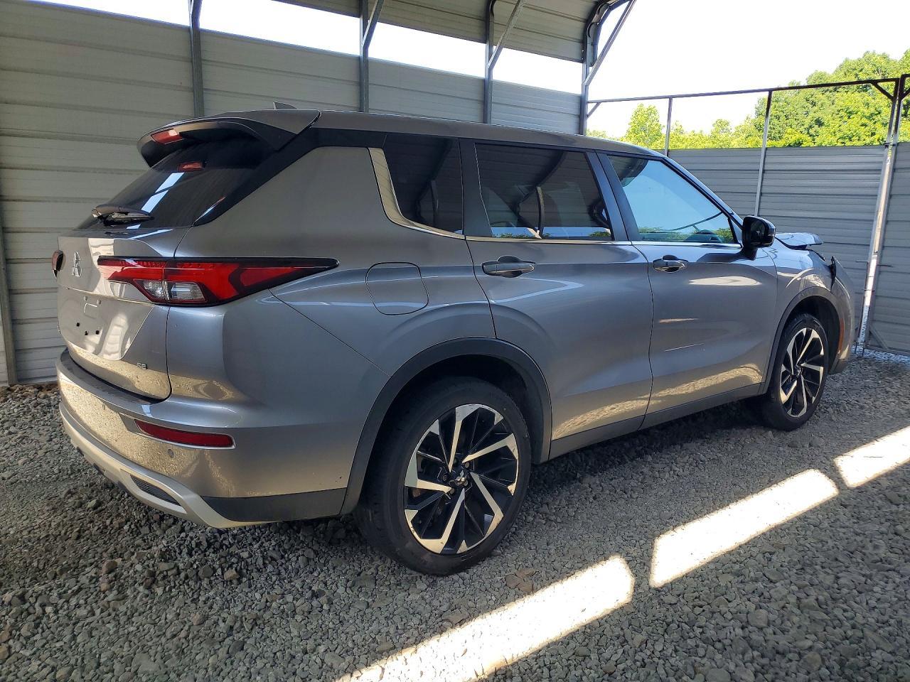 2022 Mitsubishi Outlander Se - Фото 3