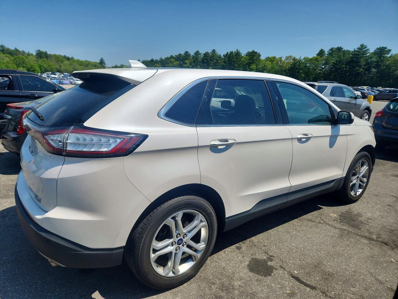 2017 Ford Edge Titanium - Image 3