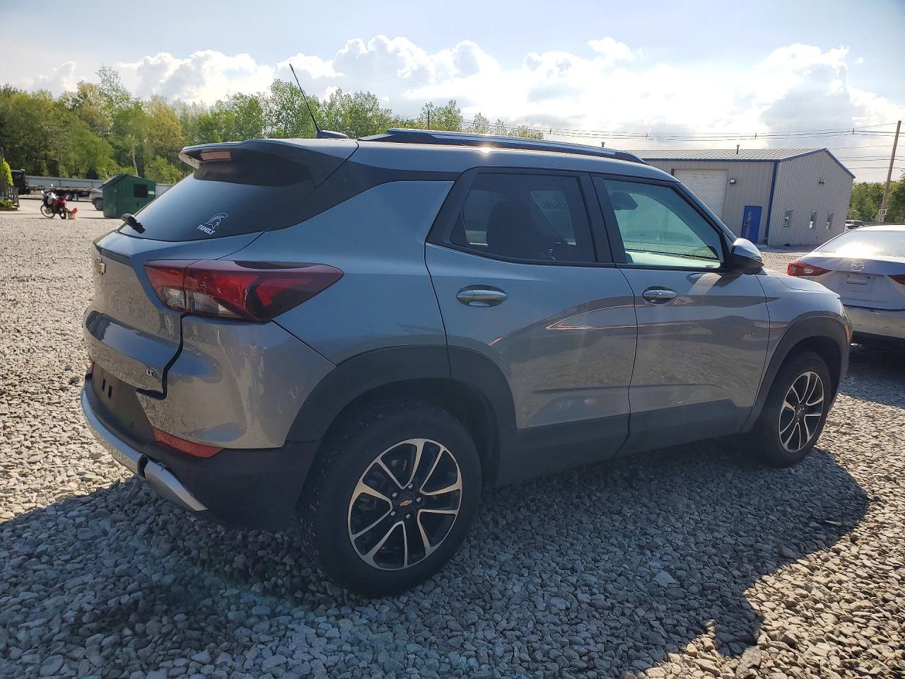 2025 Chevrolet Trailblazer Lt - Image 3