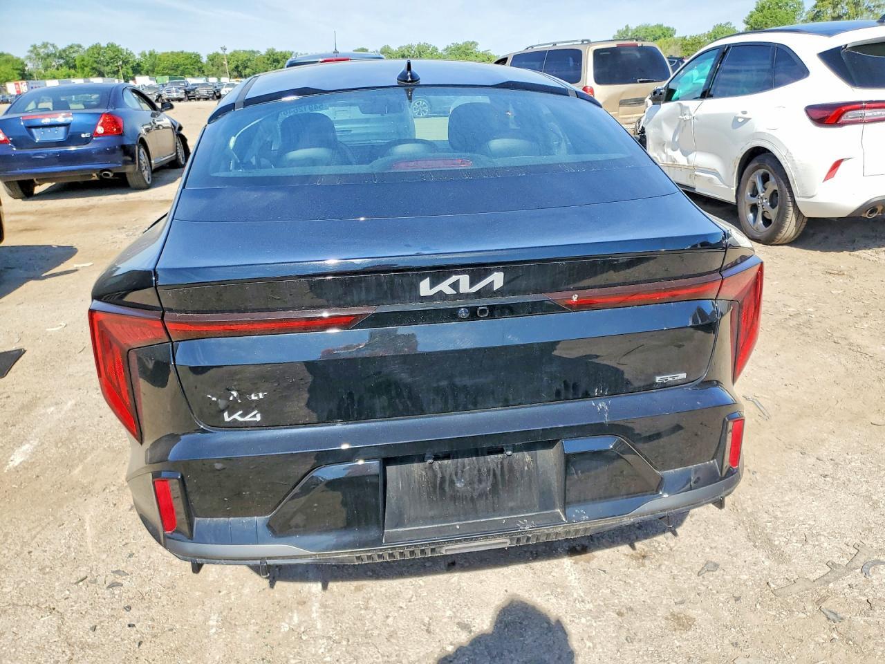 2025 Kia K4 Gt Line - Image 6