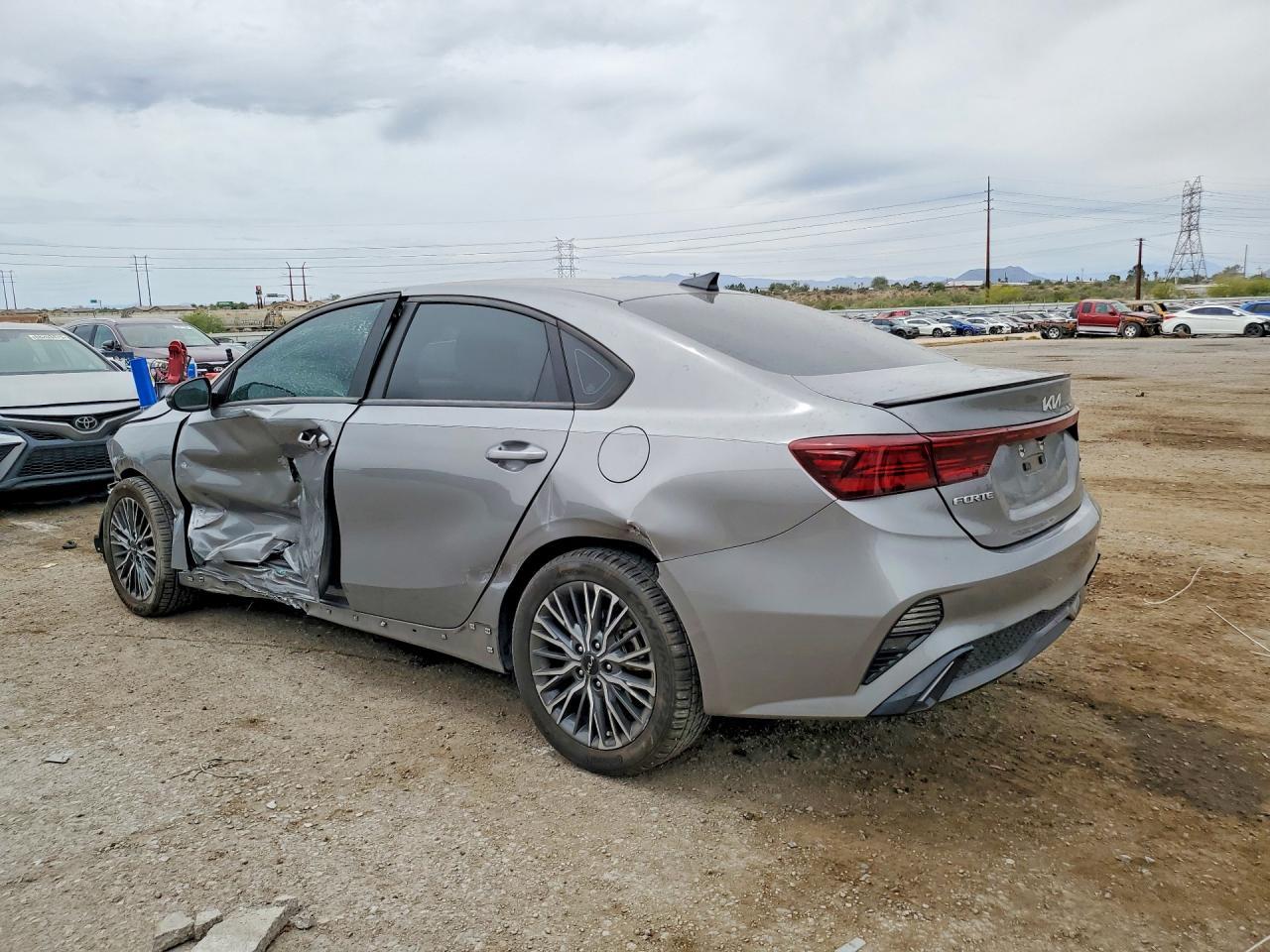 2023 Kia Forte Gt Line - Фото 2