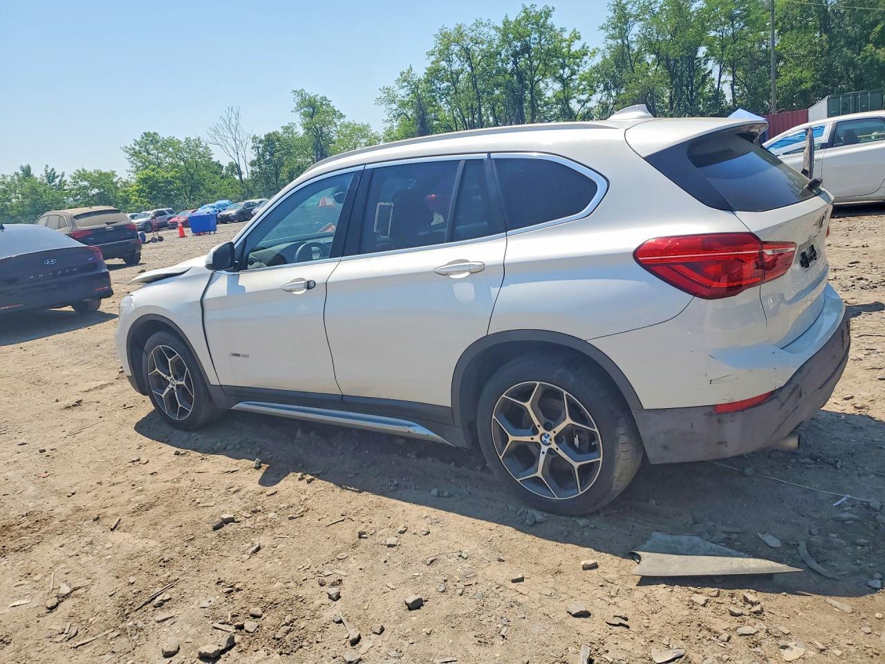 2018 BMW X1 xDrive28I - Фото 2