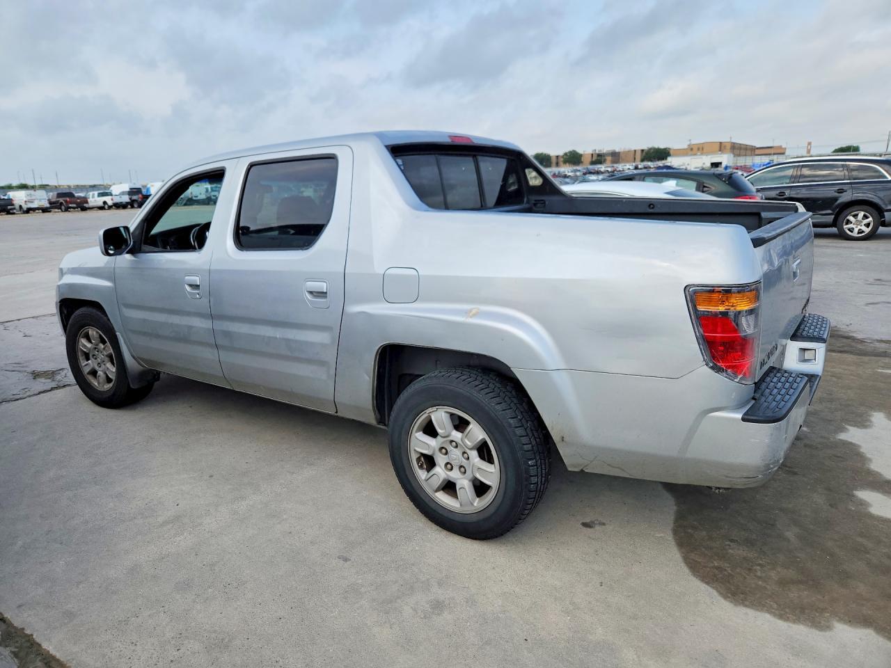 2006 Honda Ridgeline - Image 2