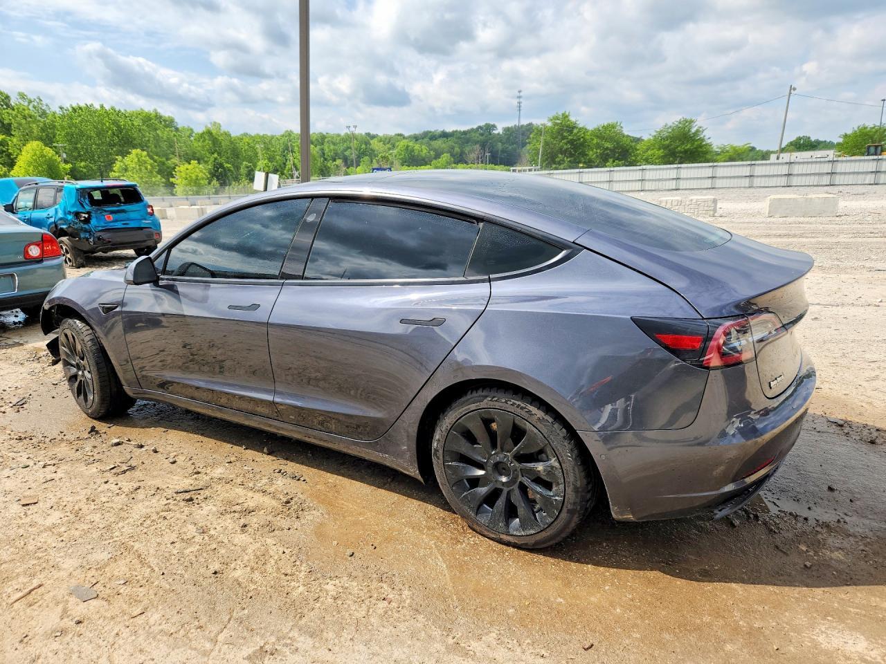 2021 Tesla Model 3 - Фото 2