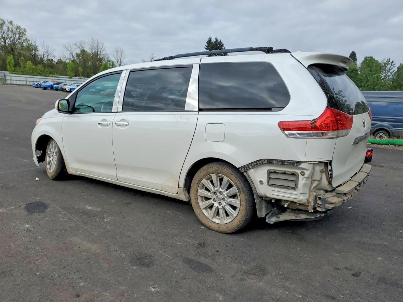 2012 Toyota Sienna Limited 7-Passenger - Фото 2