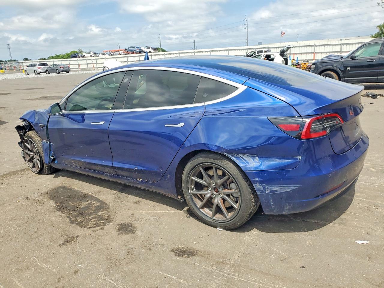 2018 Tesla Model 3 - Image 2