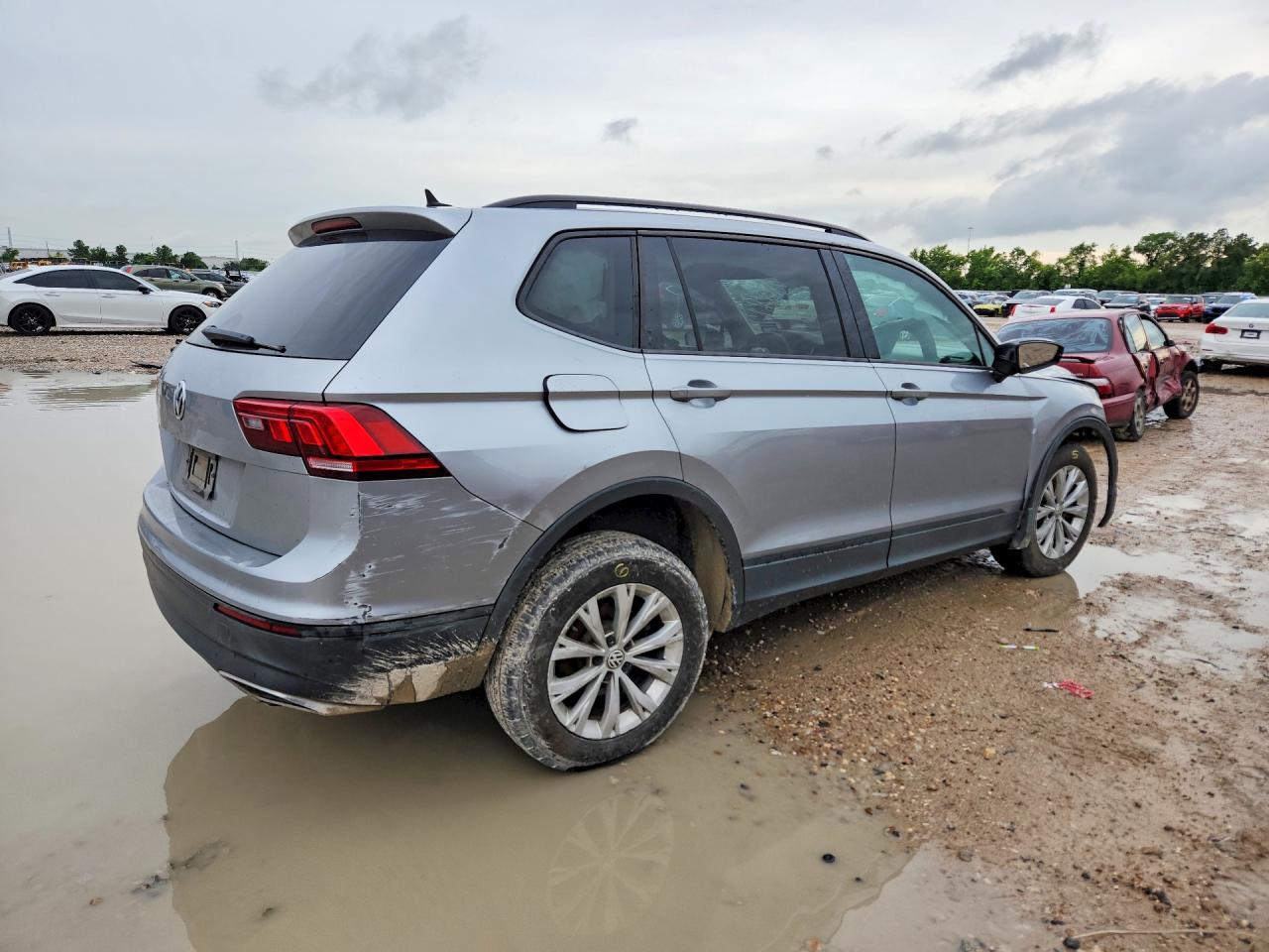 2020 Volkswagen Tiguan S - Фото 3