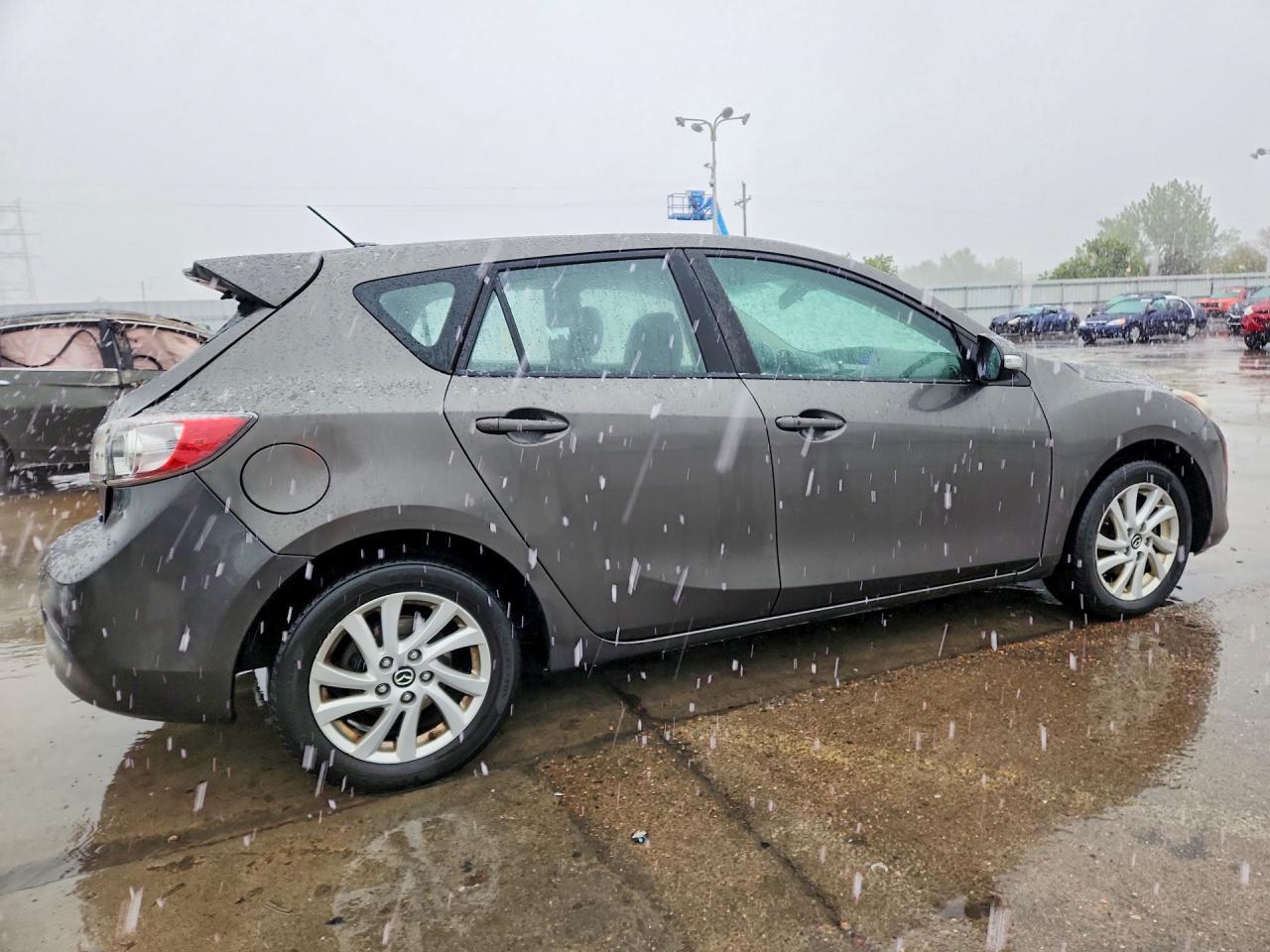 2013 Mazda 3 I - Image 3