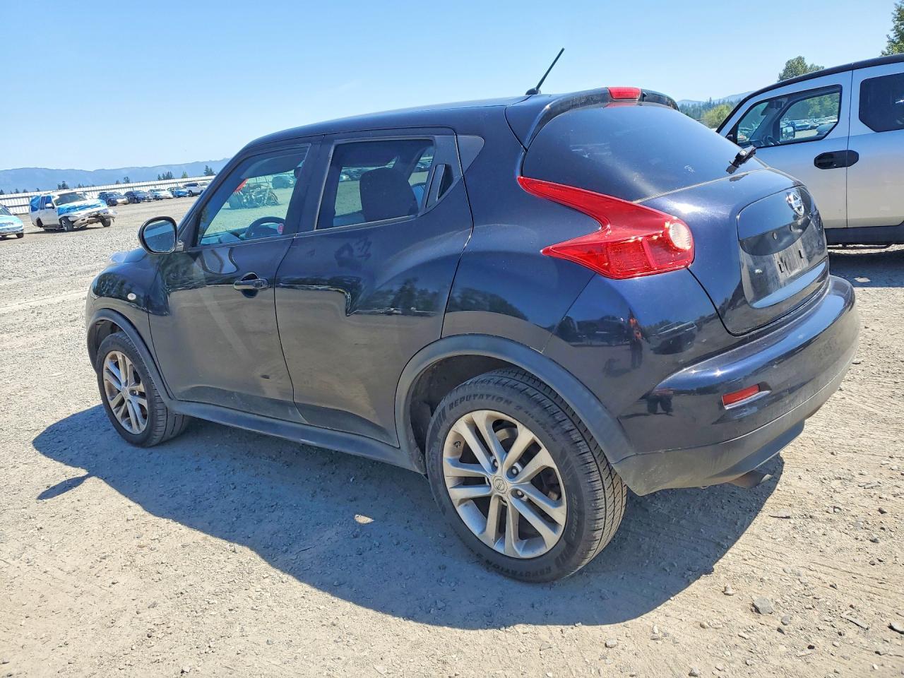 2013 Nissan Juke S - Image 2