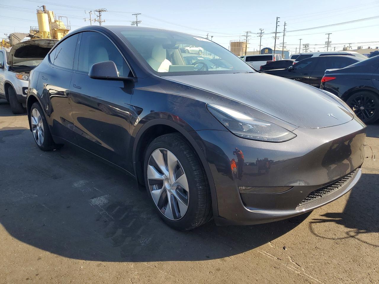 2024 Tesla Model Y - Фото 4