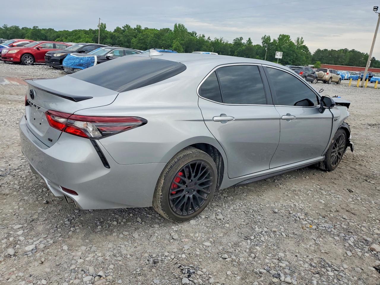 2023 Toyota Camry Se - Image 3