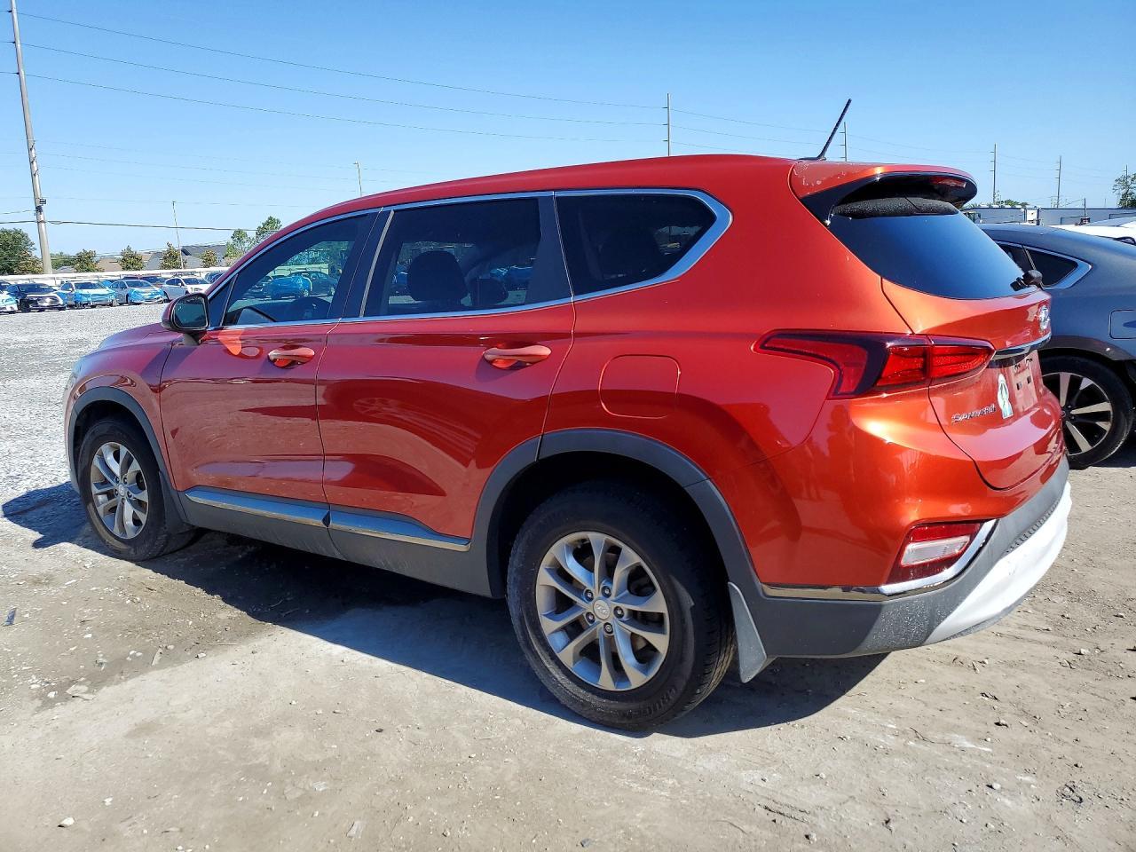 2019 Hyundai Santa Fe Se - Image 2