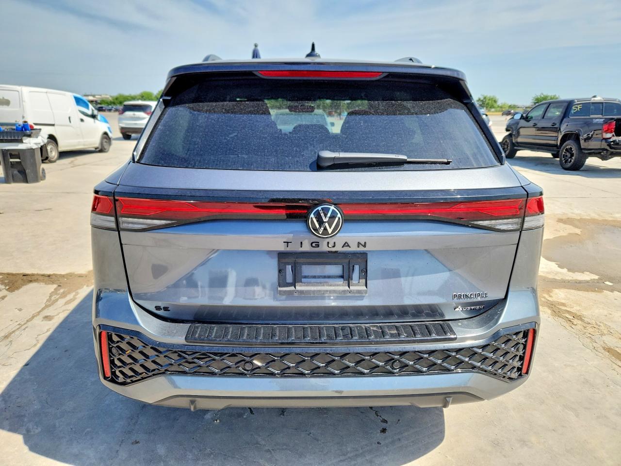 2025 Volkswagen Tiguan Se R-Line Black - Фото 6