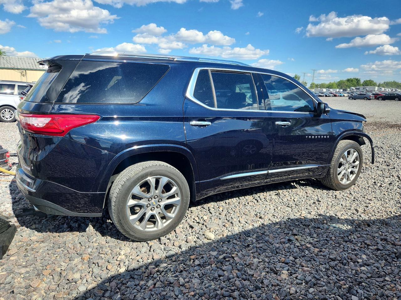 2020 Chevrolet Traverse Premier - Image 3