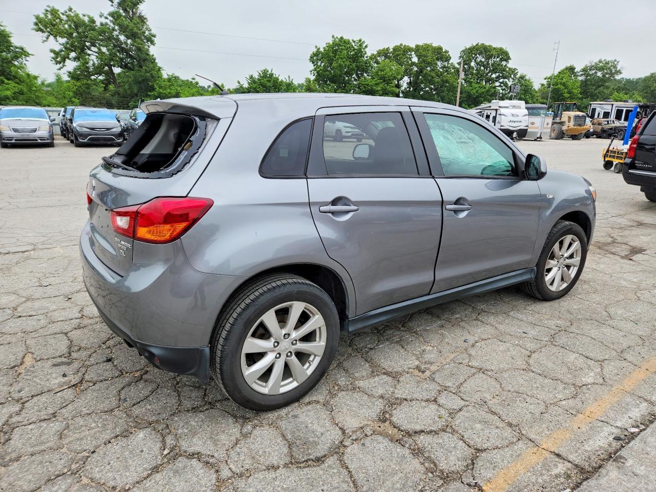 2015 Mitsubishi Outlander Sport Es - Image 3