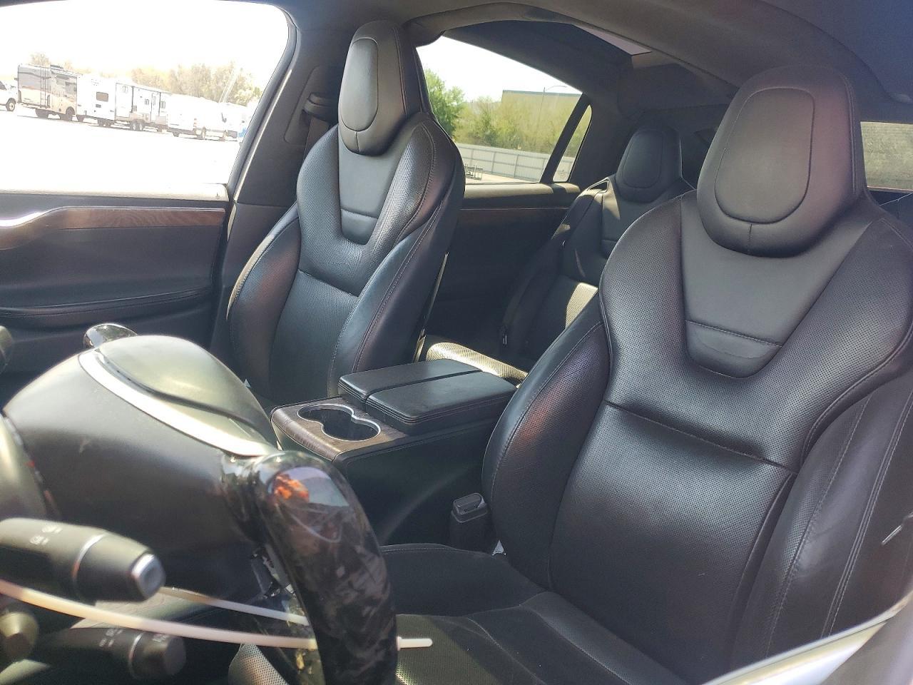 2016 Tesla Model X - Image 7