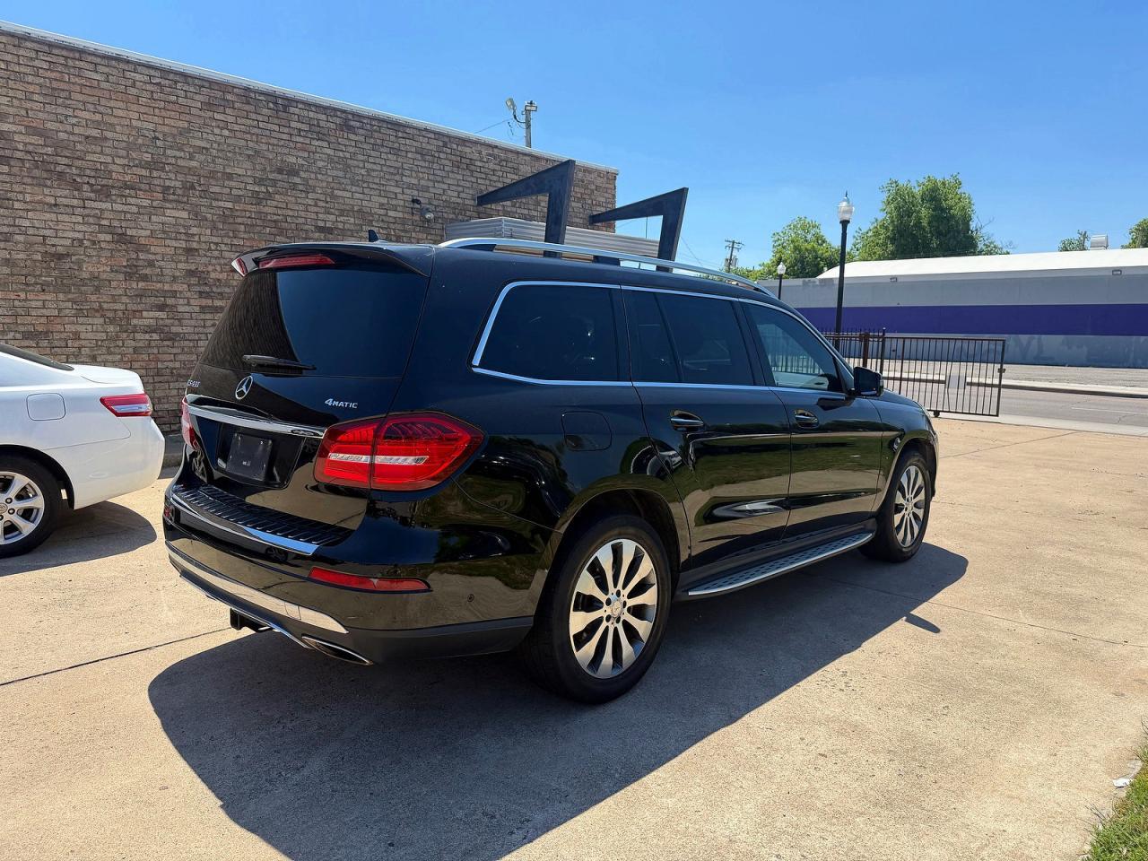 2017 Mercedes-Benz Gls 450 4Matic - Image 4