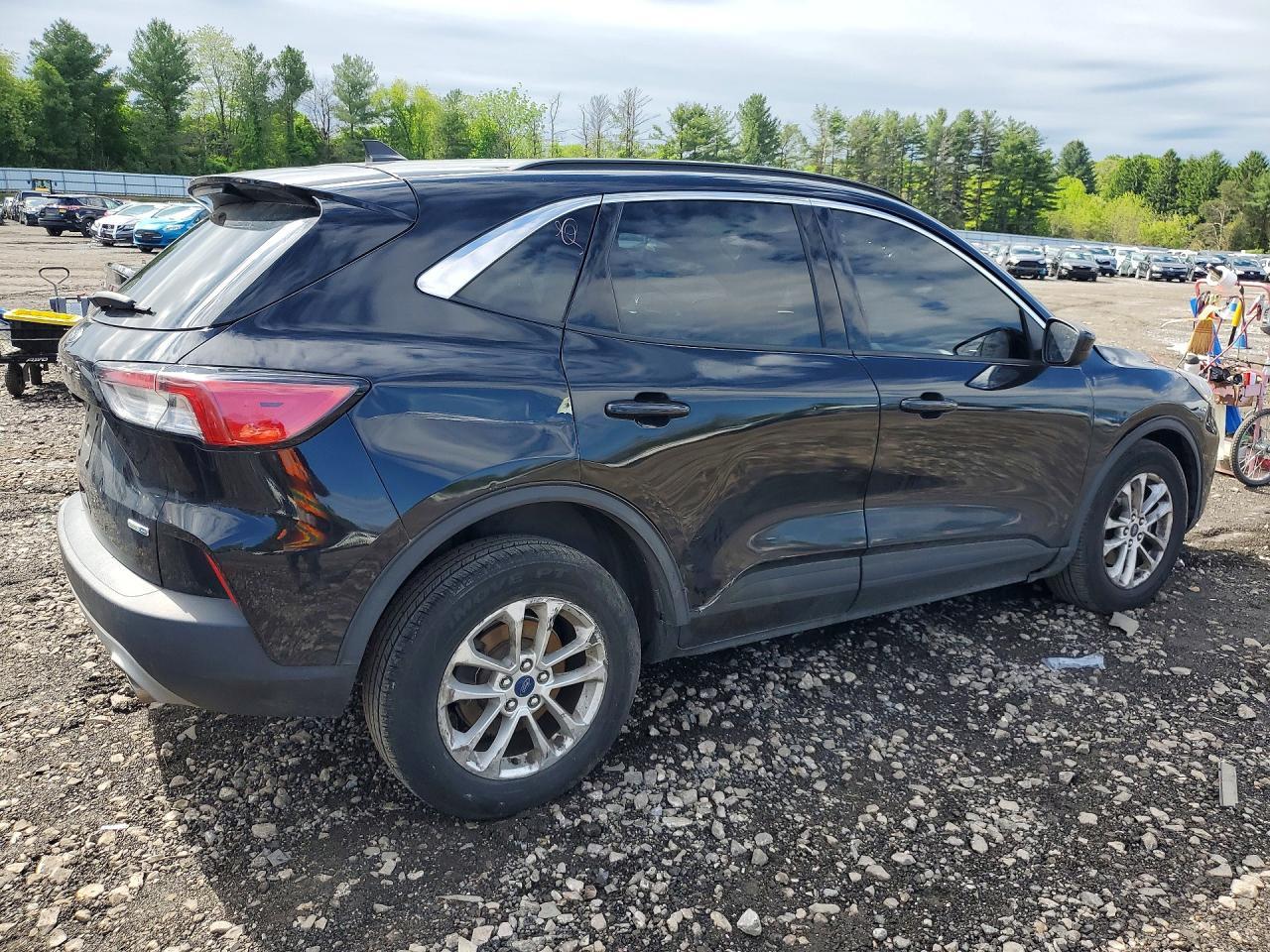 2020 Ford Escape Se - Фото 3