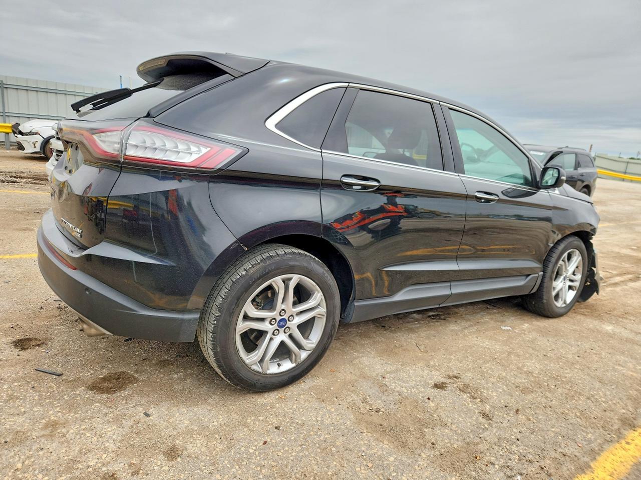 2015 Ford Edge Titanium - Фото 3