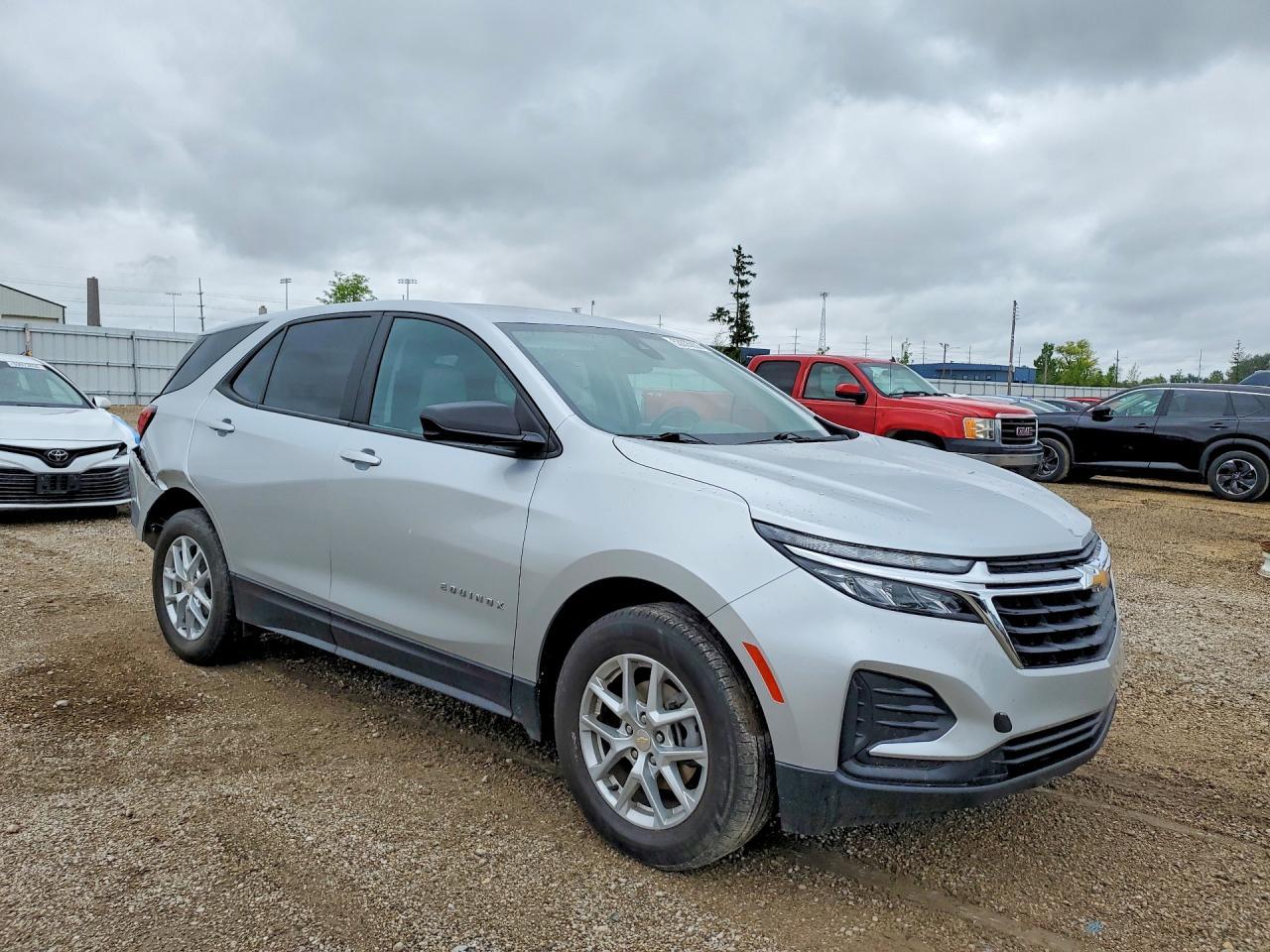 2022 Chevrolet Equinox Ls - Фото 4