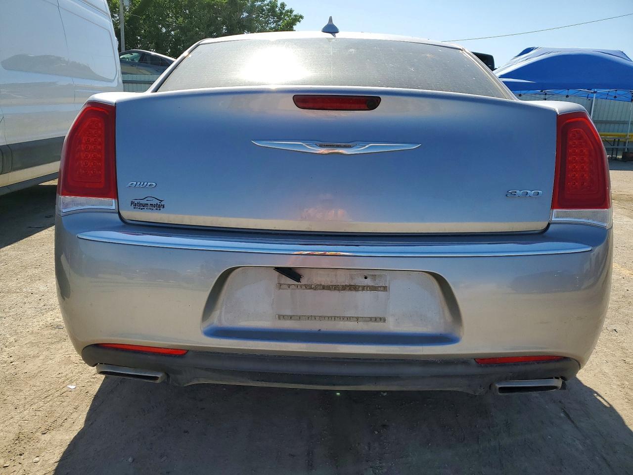 2015 Chrysler 300 Limited - Фото 6