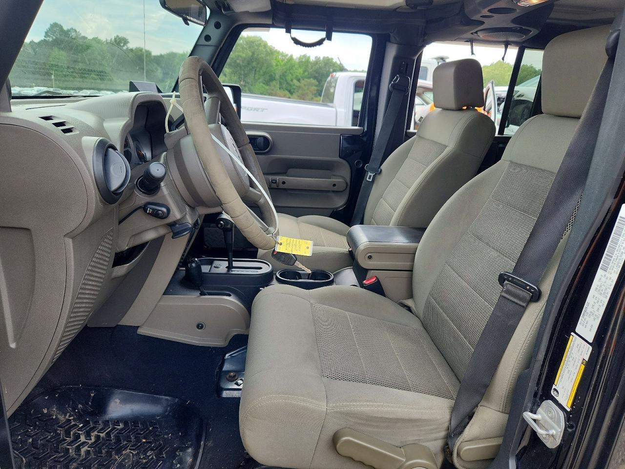 2009 Jeep Wrangler Unlimited Rubicon - Image 7