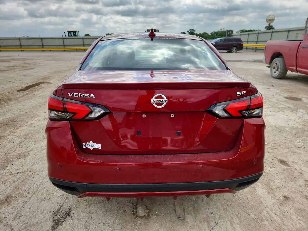 2021 Nissan Versa Sr - Фото 6