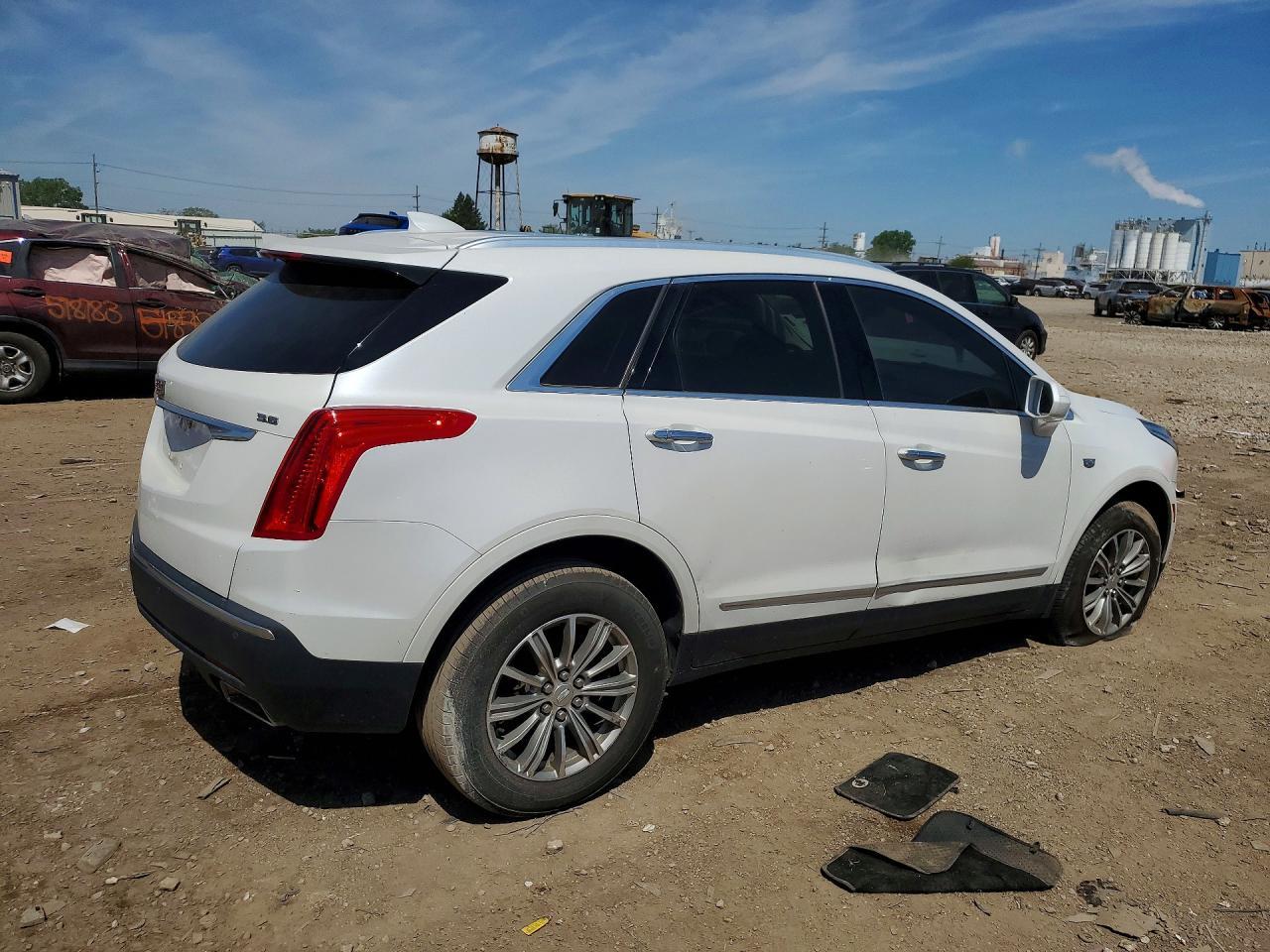 2017 Cadillac Xt5 Luxury - Фото 3