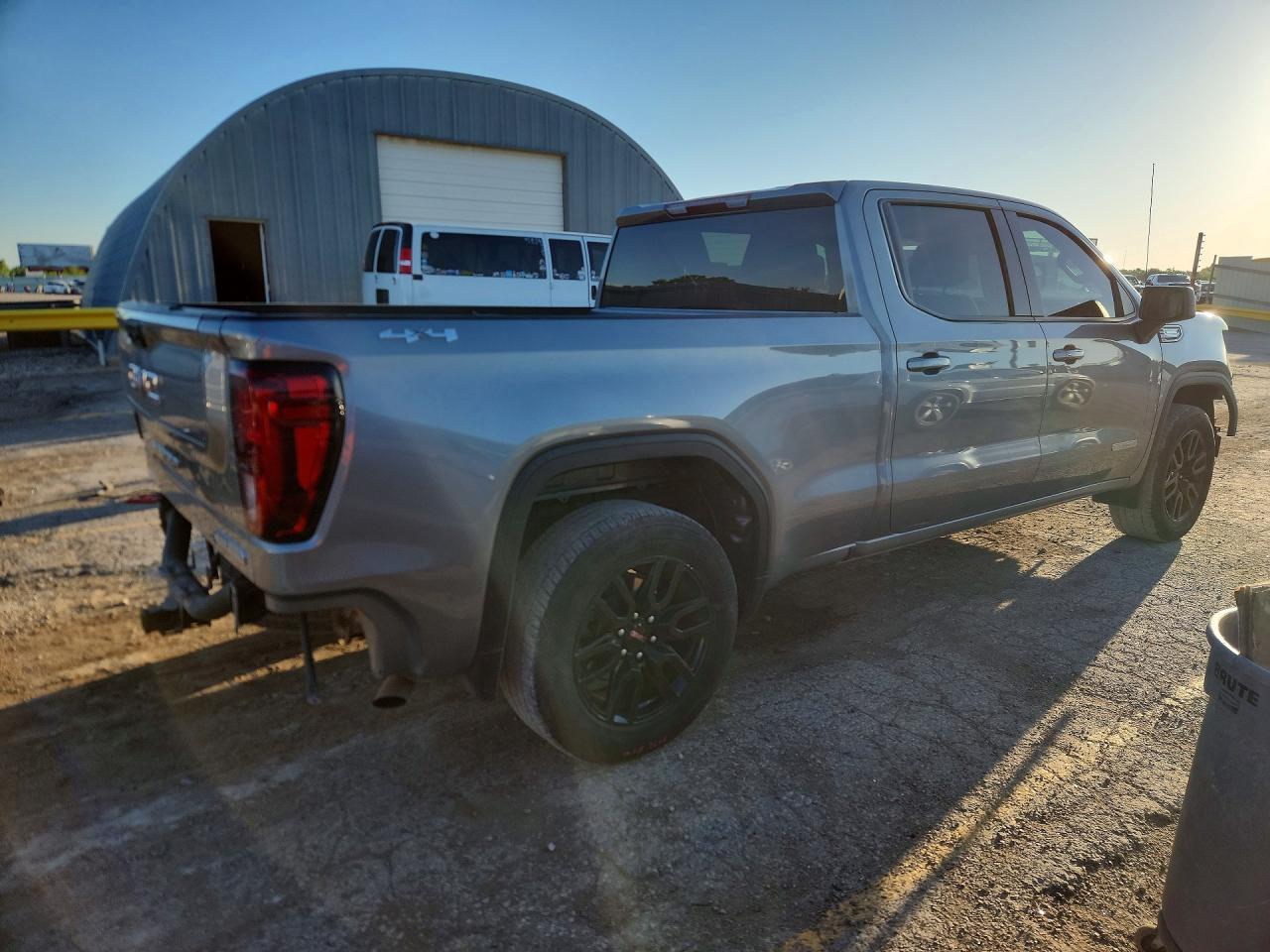 2024 GMC Sierra K1500 Elevation - Image 3