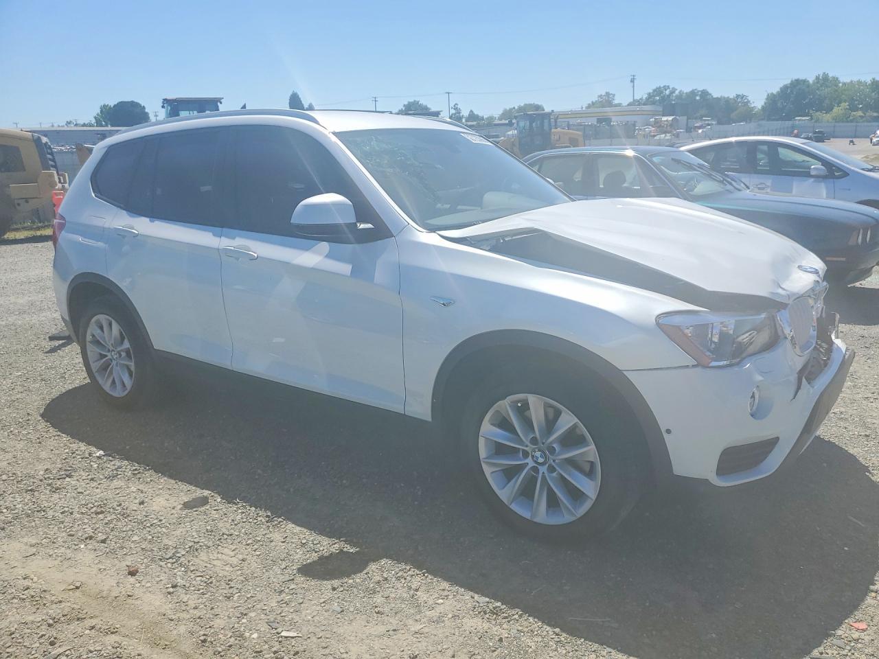 2017 BMW X3 Sdrive28I - Фото 4