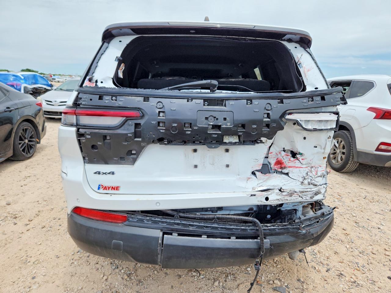 2023 Jeep Grand Cherokee L Laredo - Image 6