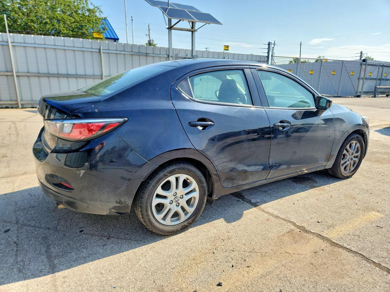 2016 Scion Ia Base - Фото 3
