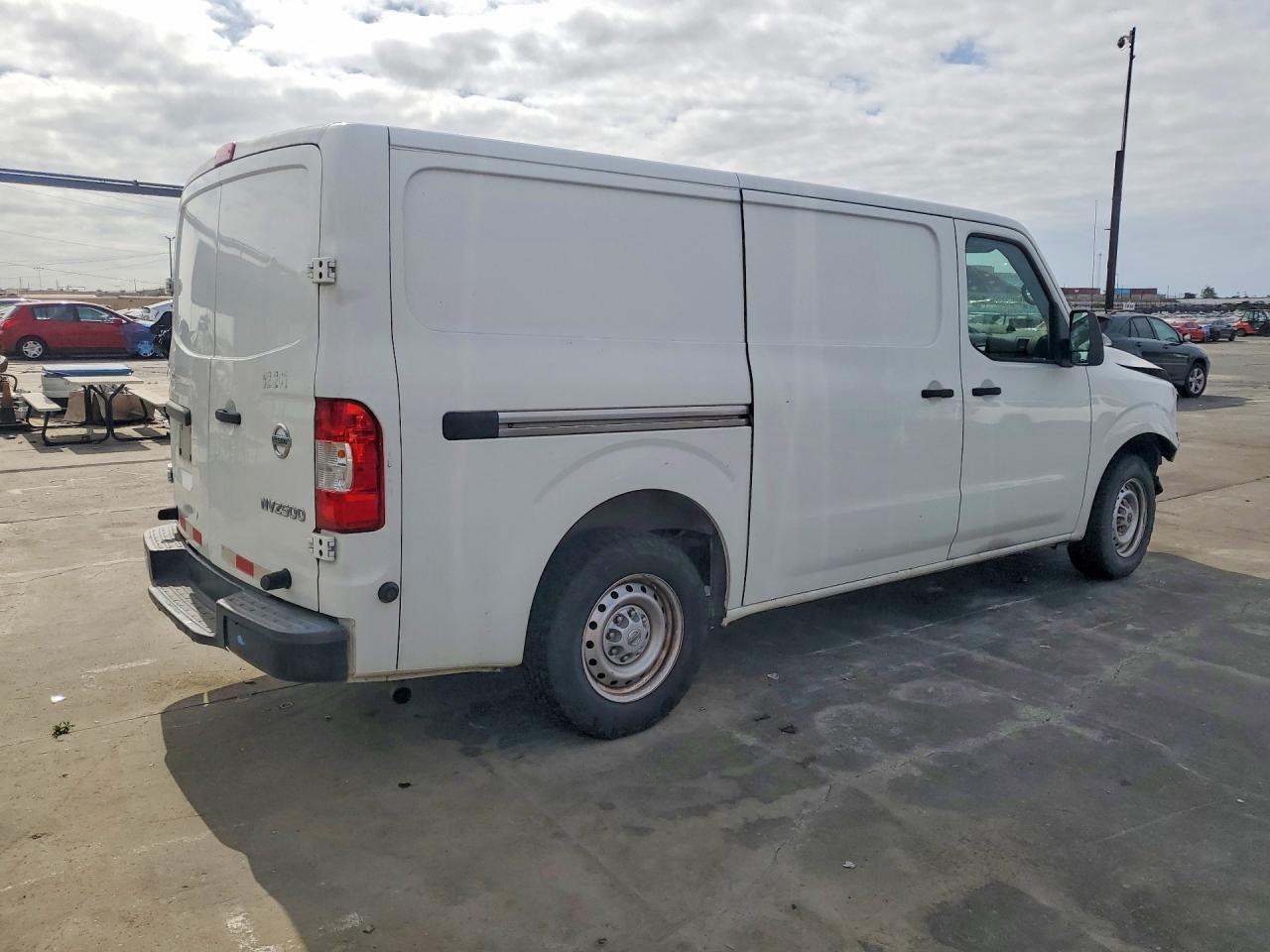 2018 Nissan Nv 2500 Delivery Van - Фото 3