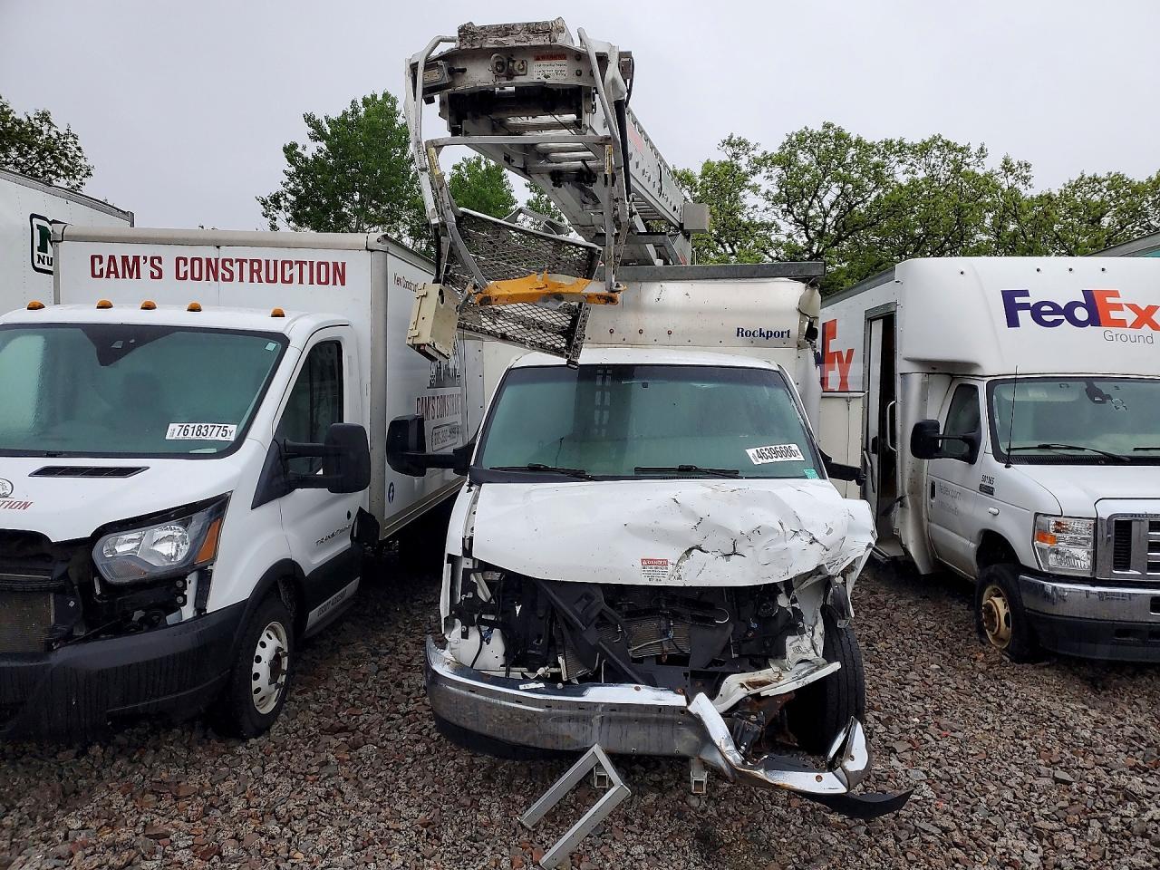 2017 Chevrolet Express - Фото 5