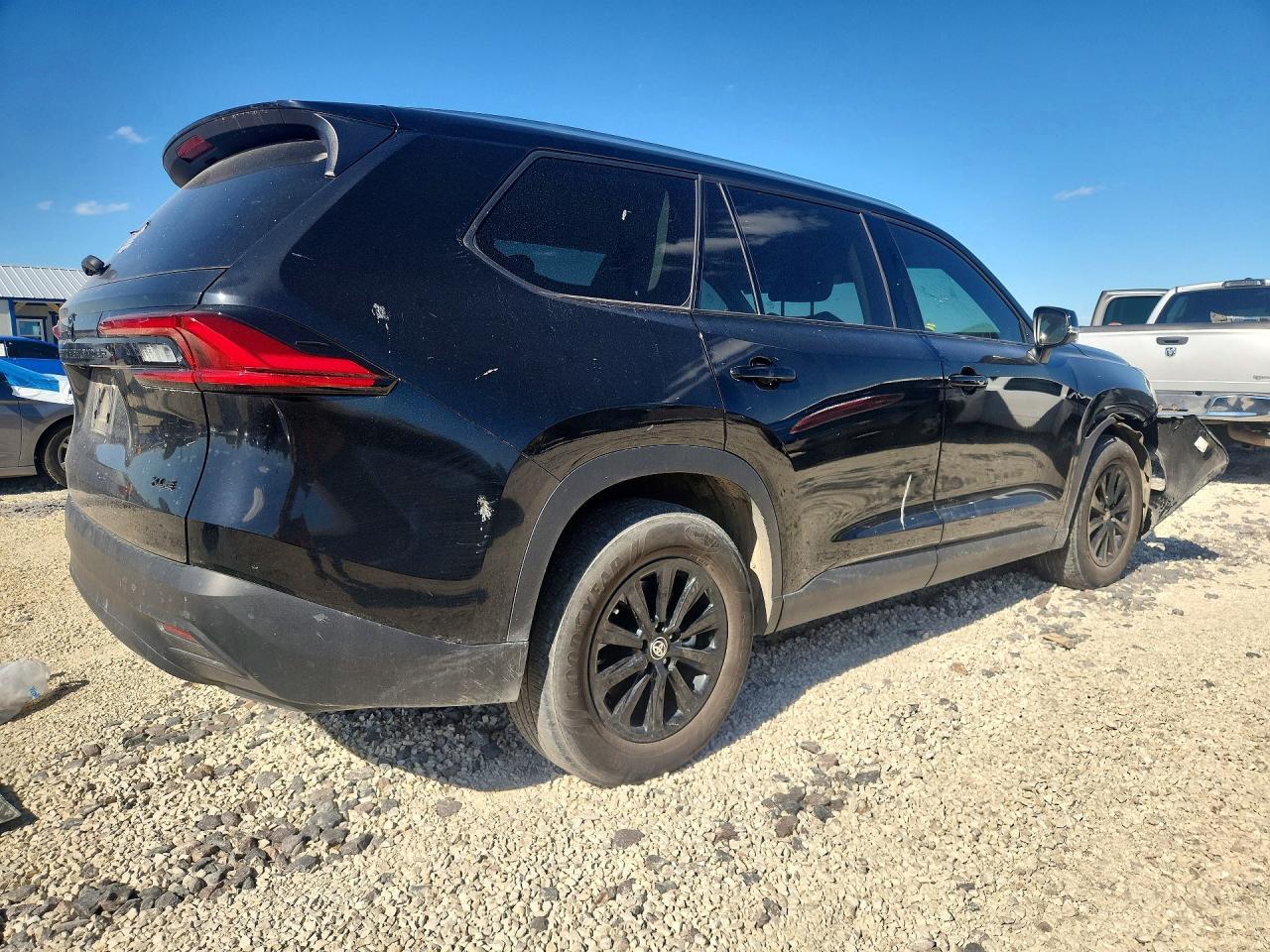 2024 Toyota Grand Highlander Xle - Image 3