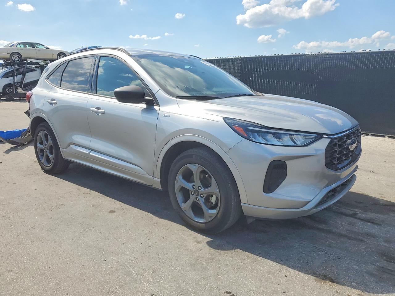 2024 Ford Escape St Line - Image 4