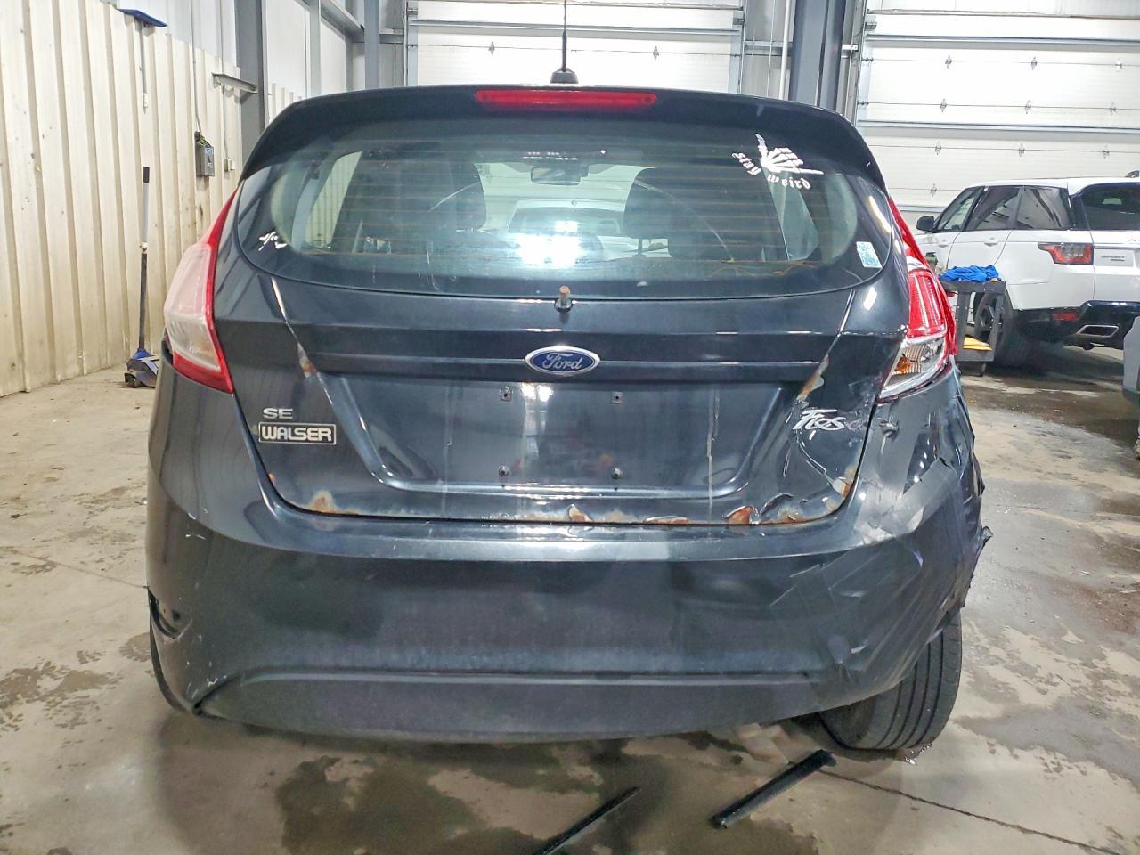 2014 Ford Fiesta Se - Фото 6