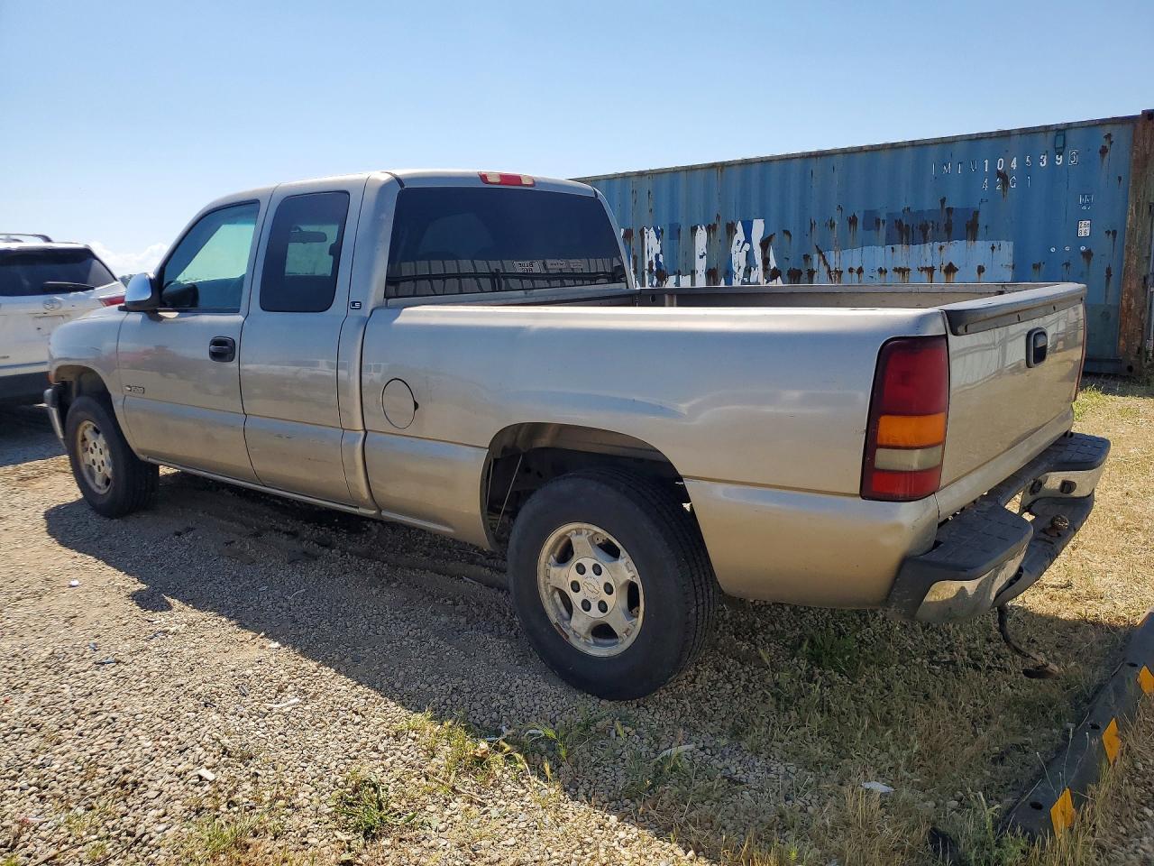 2002 Chevrolet Silverado C1500 - Фото 2
