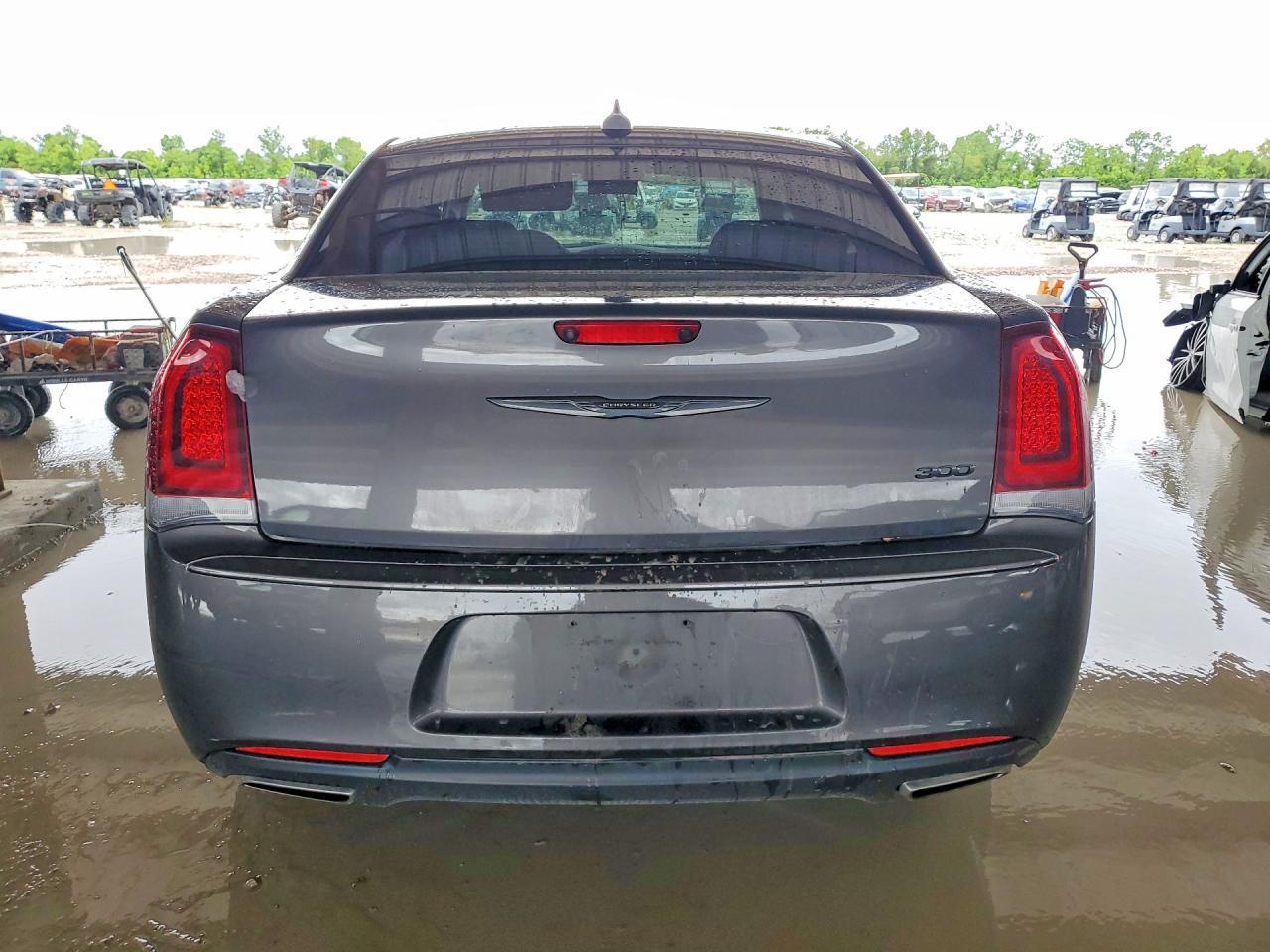 2023 Chrysler 300 Touring - Фото 6